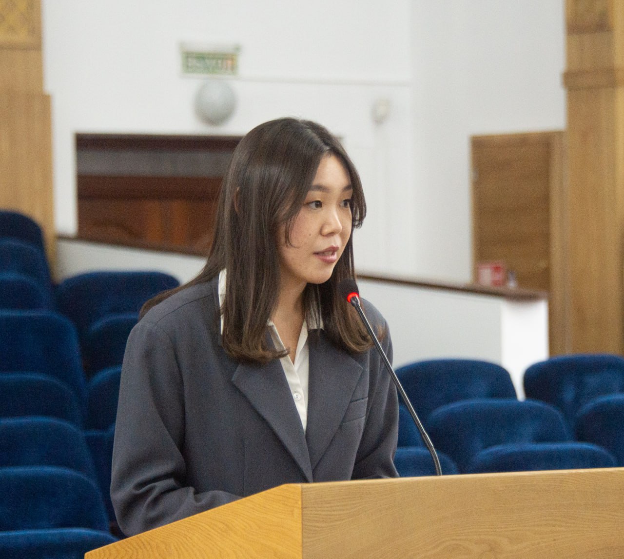 В Туве конкурс на лучшего служащего способствует повышению престижа государственной службы В Туве конкурс на лучшего служащего способствует повышению престижа государственной службы