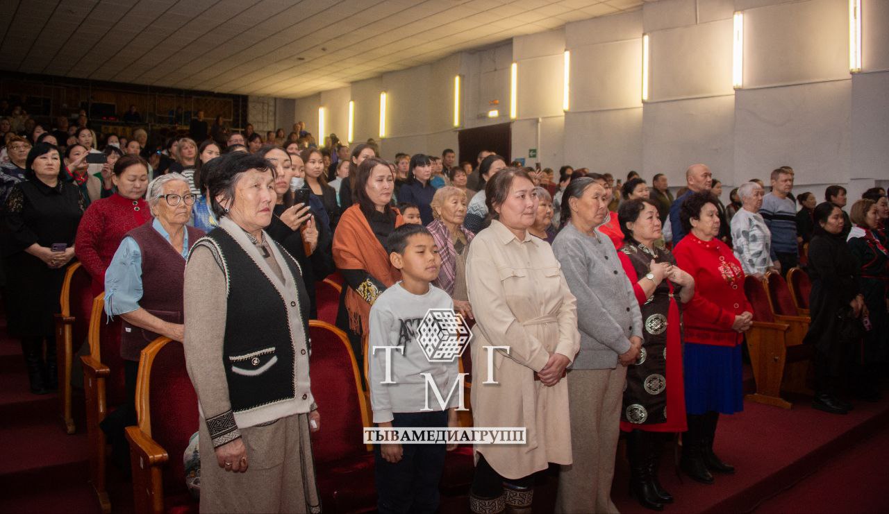 В Кызыле презентовали книгу «Подвиги сынов Тувы. Вечная память» — издание, увековечивающее подвиги героев В Кызыле презентовали книгу «Подвиги сынов Тувы. Вечная память» — издание, увековечивающее подвиги героев