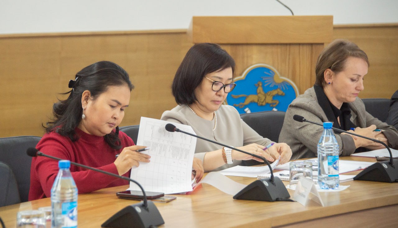 В Туве конкурс на лучшего служащего способствует повышению престижа государственной службы В Туве конкурс на лучшего служащего способствует повышению престижа государственной службы
