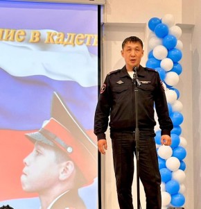 Сотрудники Межмуниципального отдела МВД России "Кызылский" приняли участие в торжественном посвящении в кадеты учеников 3 школы пгт
