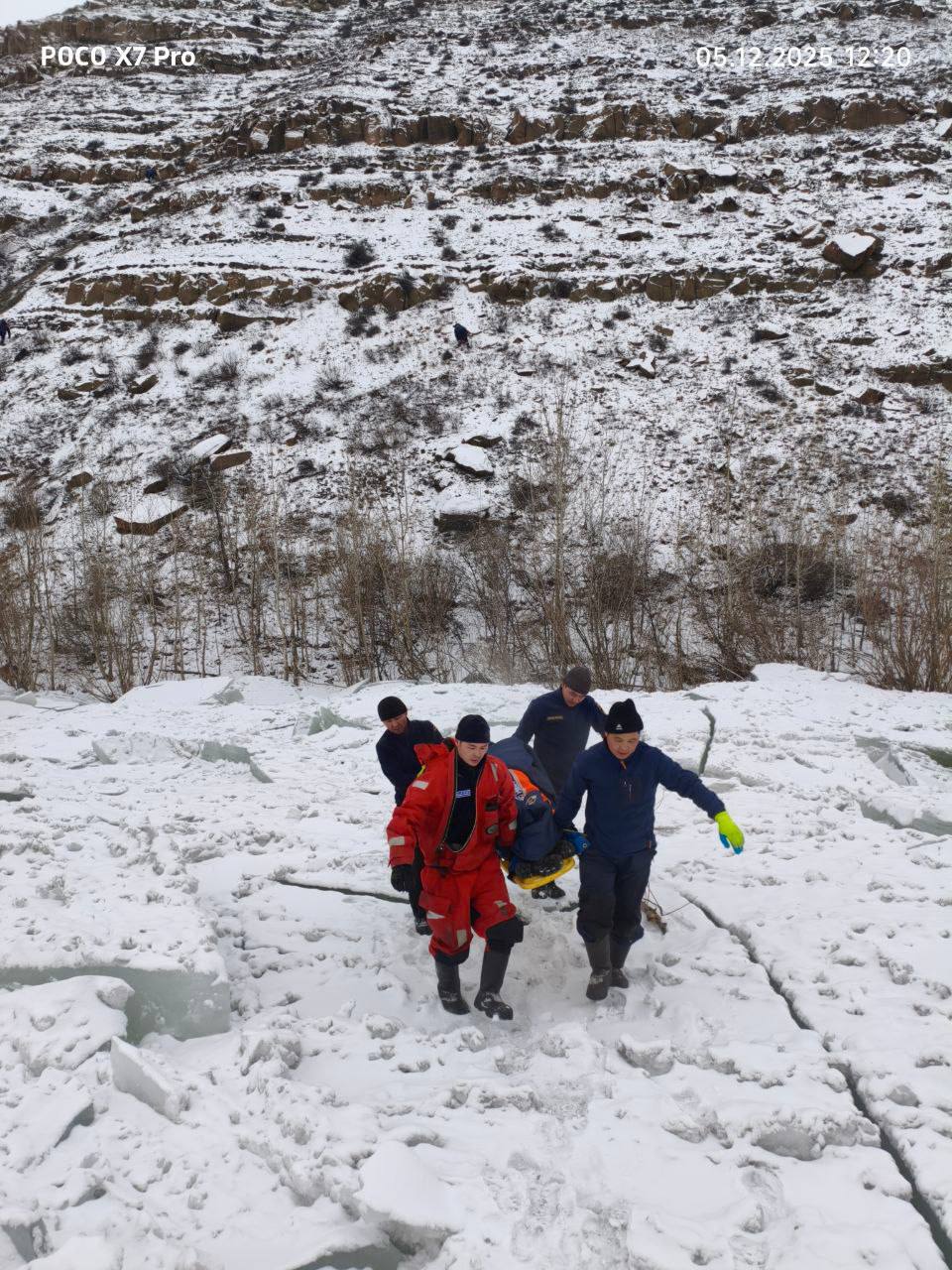 Благодаря бдительности 47-летнего гражданина была предотвращена трагедия на склоне горы Благодаря бдительности 47-летнего гражданина была предотвращена трагедия на склоне горы