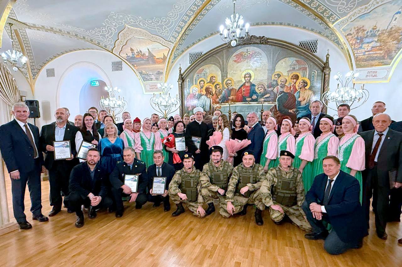 Тувинский писатель Юрий Дарбаа стал лауреатом Всероссийского литературного конкурса «Твои защитники, Россия» Тувинский писатель Юрий Дарбаа стал лауреатом Всероссийского литературного конкурса «Твои защитники, Россия»