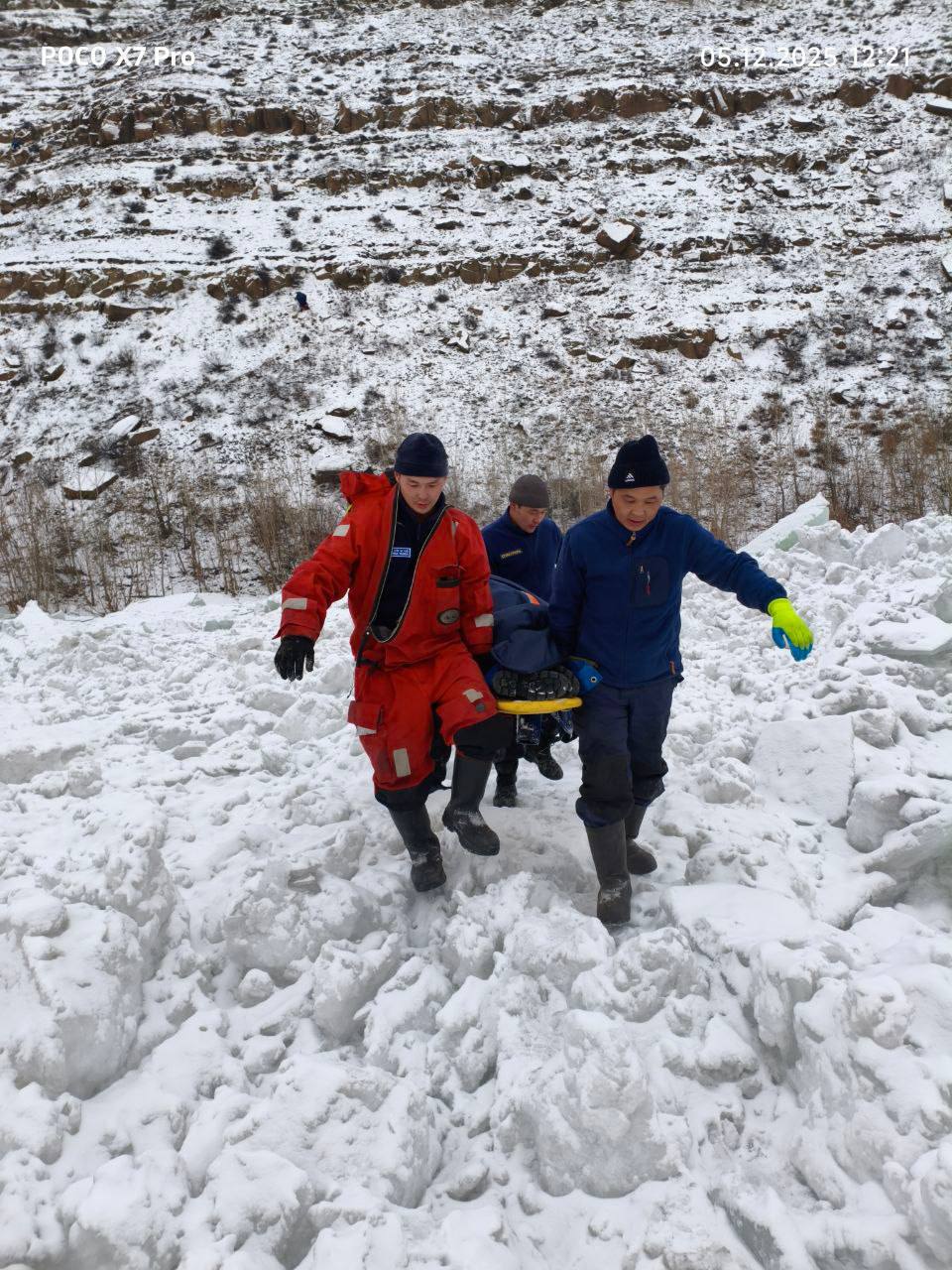 Благодаря бдительности 47-летнего гражданина была предотвращена трагедия на склоне горы Благодаря бдительности 47-летнего гражданина была предотвращена трагедия на склоне горы