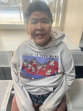 Внимание, розыск. В Управление МВД России по г. Кызылу бригадой скорой помощи доставлена женщина, которая около 13 часов находилась недалеко от домов 16, 18 на улице Белинского без верхней одежды