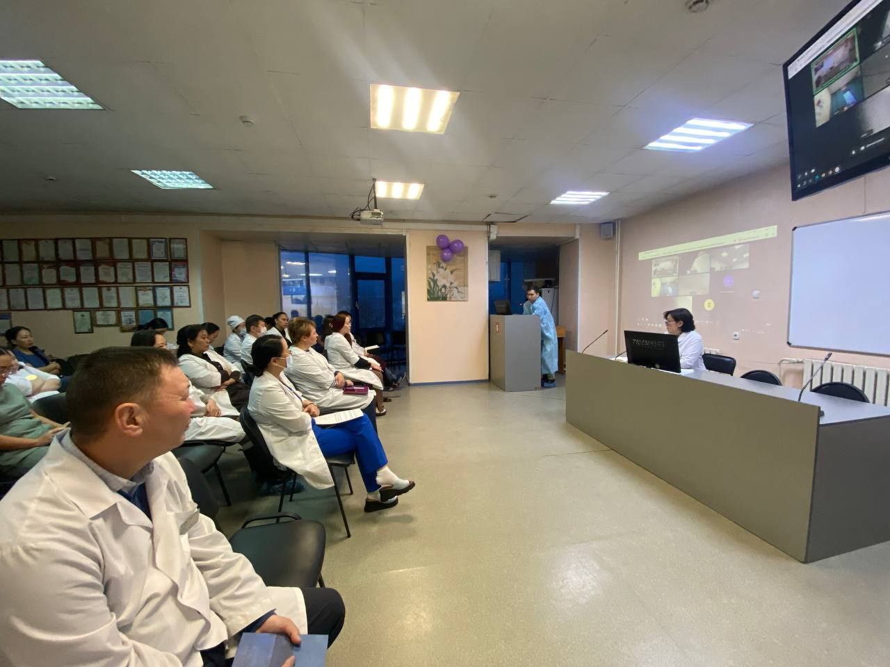 Сотрудники УМВД России по г. Кызылу провели профилактические беседы в образовательных учреждениях Сотрудники УМВД России по г. Кызылу провели профилактические беседы в образовательных учреждениях