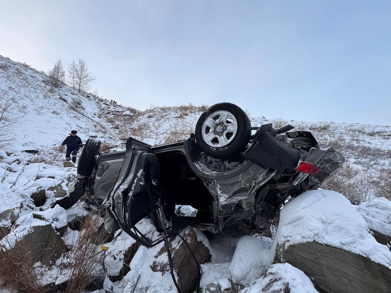 В Пий-Хемском районе в результате съезда с дороги с последующим опрокидыванием в обрыв пострадал пассажир В Пий-Хемском районе в результате съезда с дороги с последующим опрокидыванием в обрыв пострадал пассажир