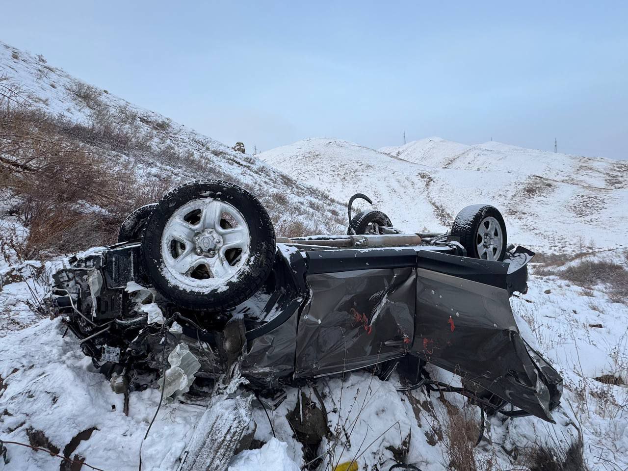 В Пий-Хемском районе в результате съезда с дороги с последующим опрокидыванием в обрыв пострадал пассажир В Пий-Хемском районе в результате съезда с дороги с последующим опрокидыванием в обрыв пострадал пассажир