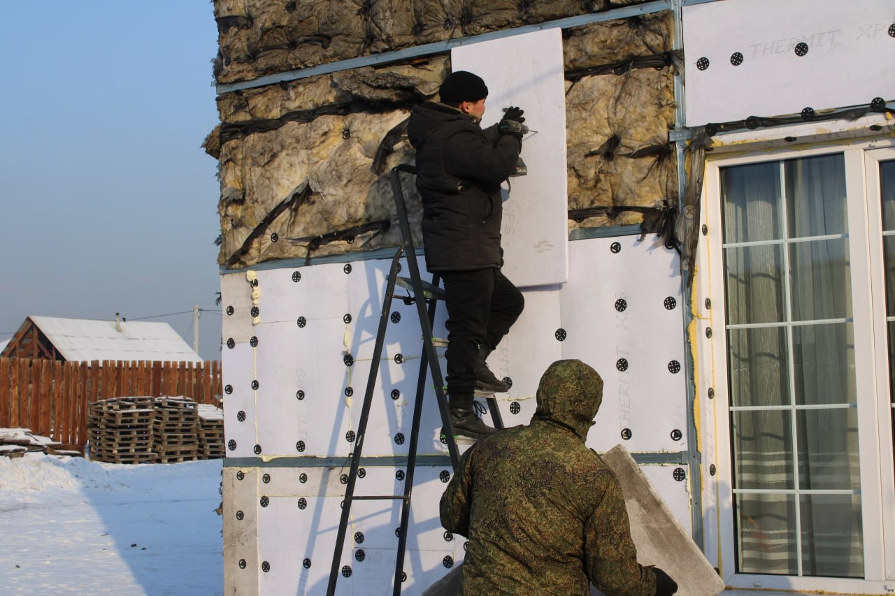 Фонд «Защитники Отечества» помогает ветеранам СВО в Туве найти работу и открыть своё дело Фонд «Защитники Отечества» помогает ветеранам СВО в Туве найти работу и открыть своё дело