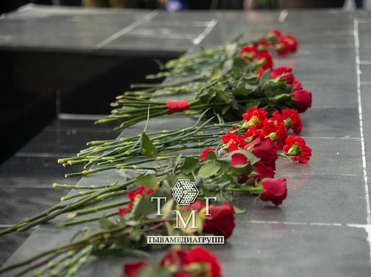 В Туве почтили память Героев Отечества В Туве почтили память Героев Отечества