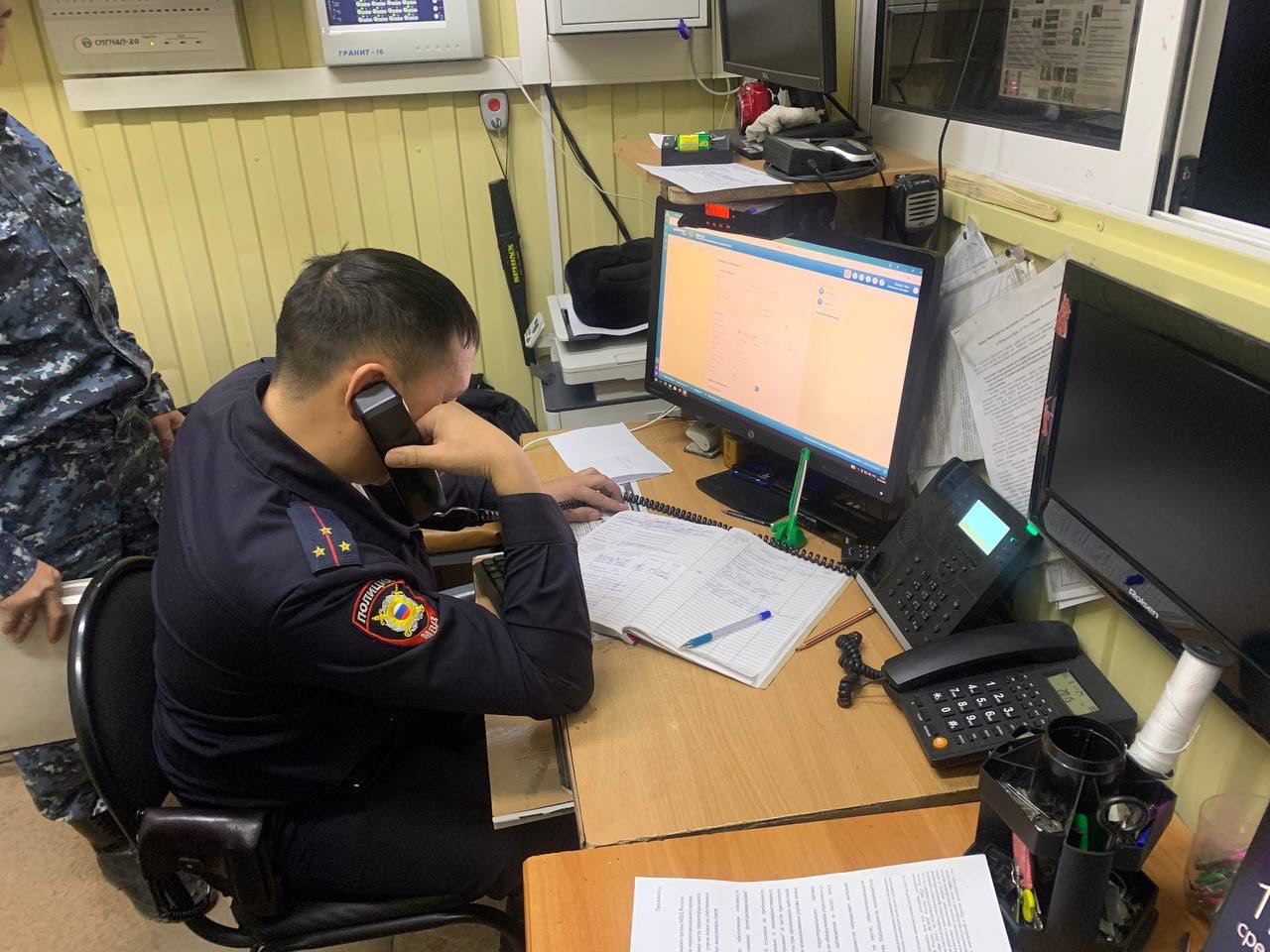 Под руководством оперативного штаба в Республике Тыва 3 и 4 декабря 2025 г. проведено антитеррористическое учение Под руководством оперативного штаба в Республике Тыва 3 и 4 декабря 2025 г. проведено антитеррористическое учение