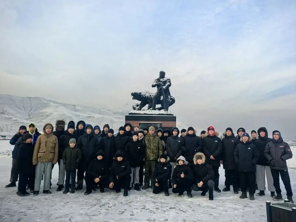 Школьники из Дзун-Хемчикского района побывали на территории 55-й бригады Школьники из Дзун-Хемчикского района побывали на территории 55-й бригады