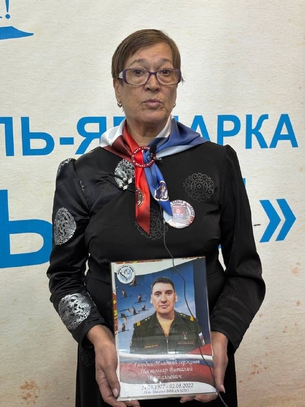 Тываны эрес-дидим дайынчыларыны дугайында бижип турар чогаалчылар-биле ужуражылга Тываны эрес-дидим дайынчыларыны дугайында бижип турар чогаалчылар-биле ужуражылга