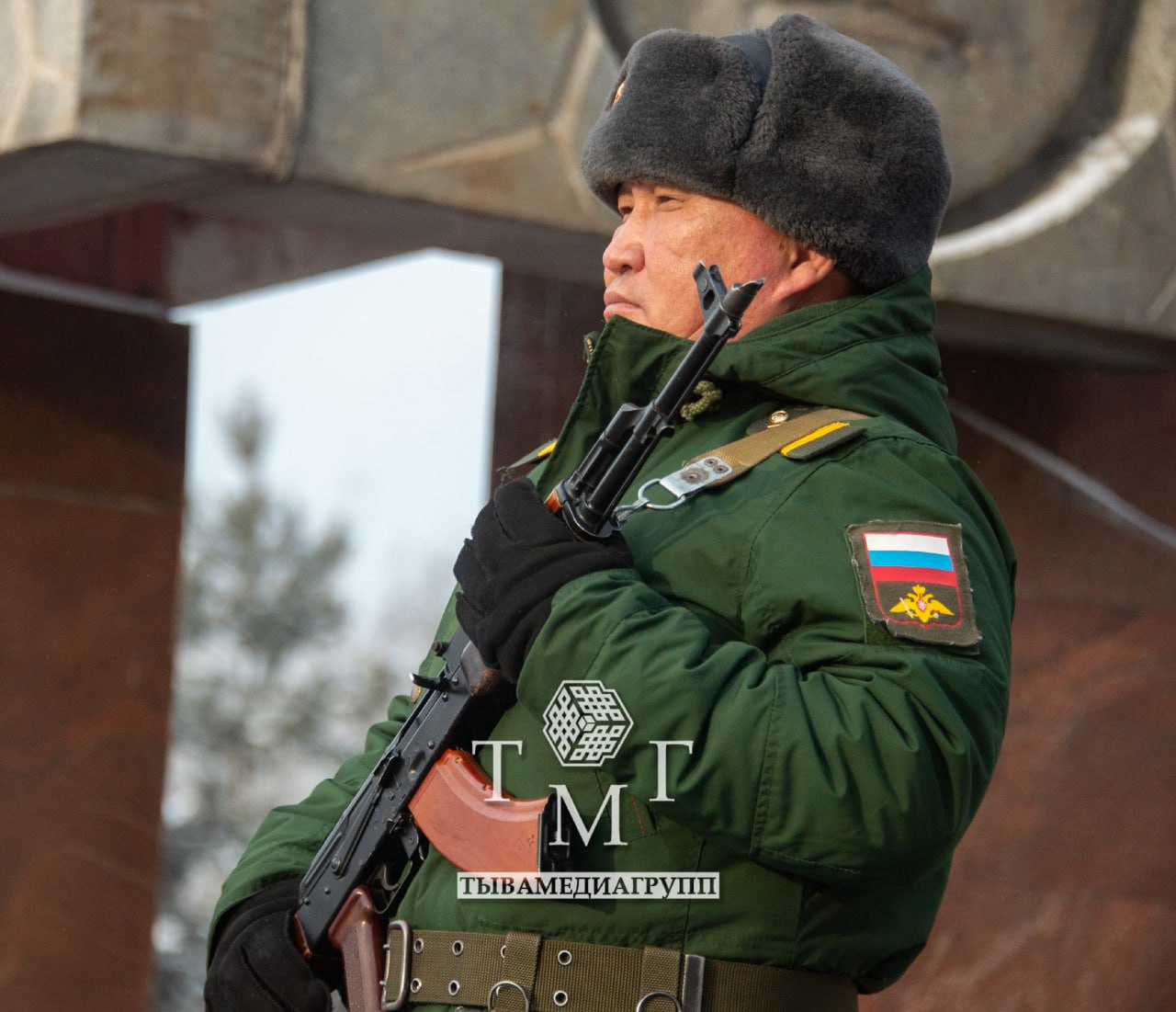 В Туве почтили память Героев Отечества В Туве почтили память Героев Отечества