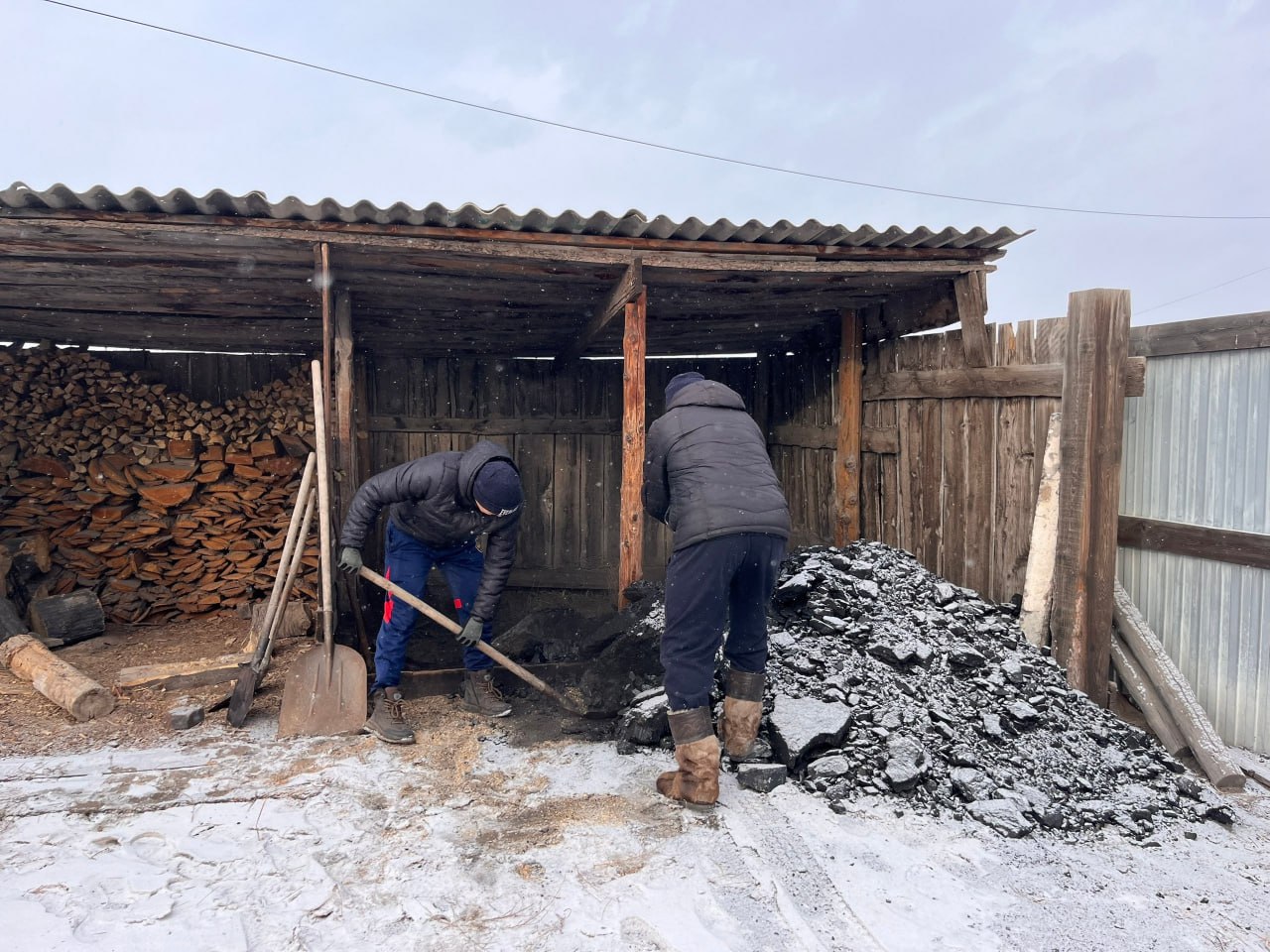 Добрые дела добрых людей. Спортсмены Овюрского района поддержали ветерана труда Добрые дела добрых людей. Спортсмены Овюрского района поддержали ветерана труда