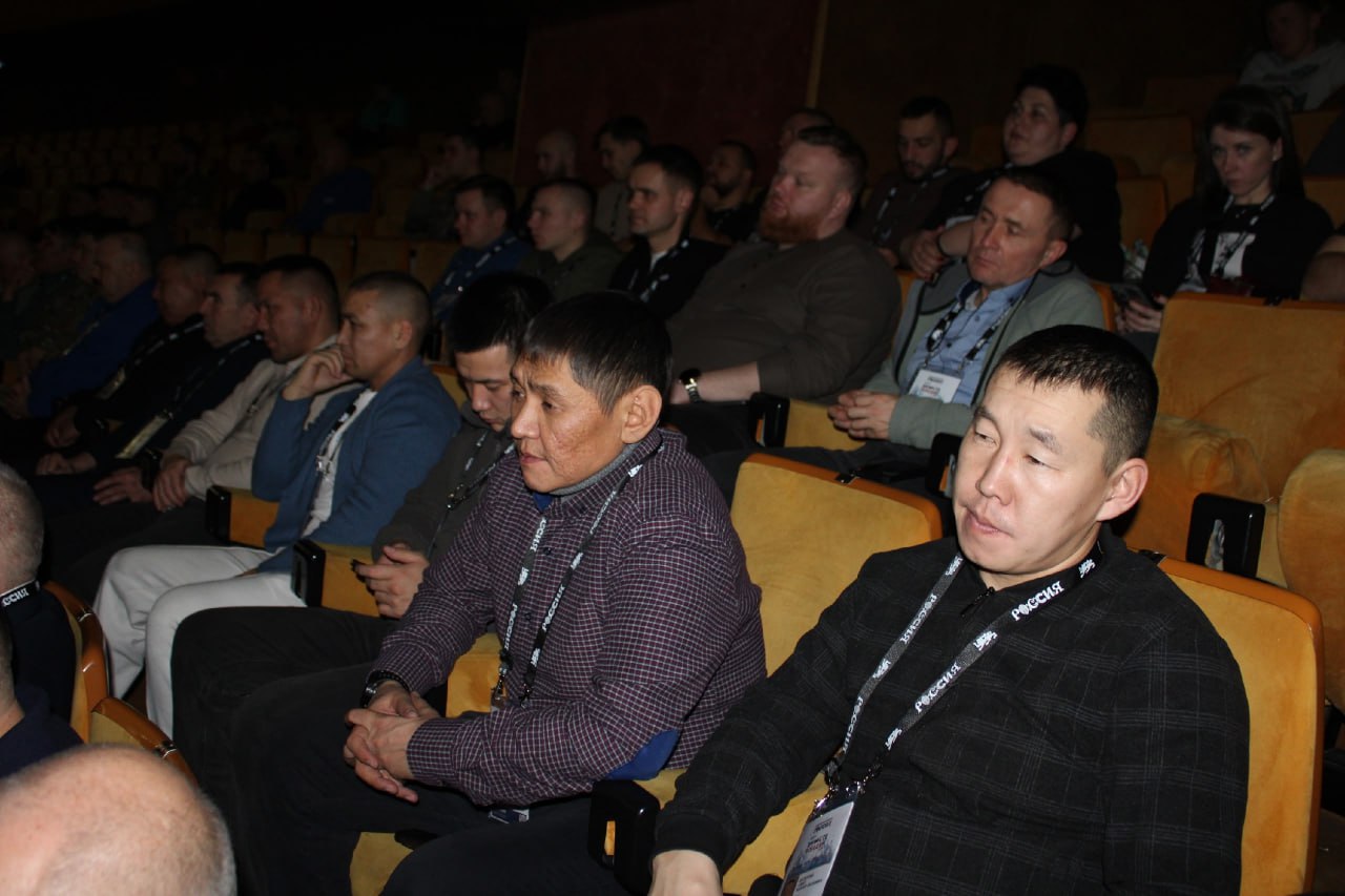 Первый день форума ветеранов СВО «Вместе победим» завершился встречей с актером Владимиром Машковым Первый день форума ветеранов СВО «Вместе победим» завершился встречей с актером Владимиром Машковым