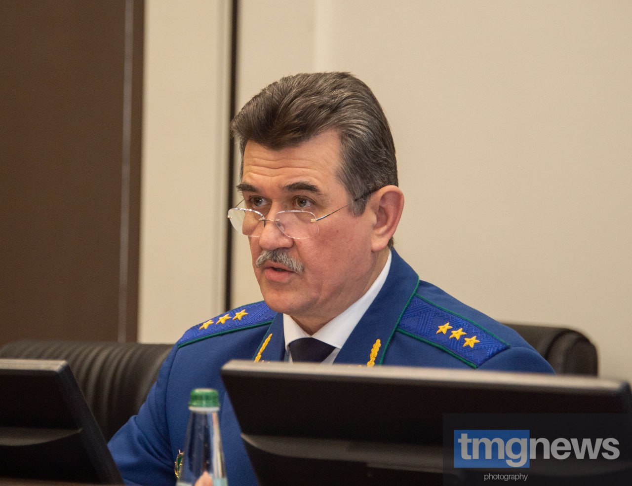 В Туве представили нового прокурора республики Евгения Ботвинкина В Туве представили нового прокурора республики Евгения Ботвинкина