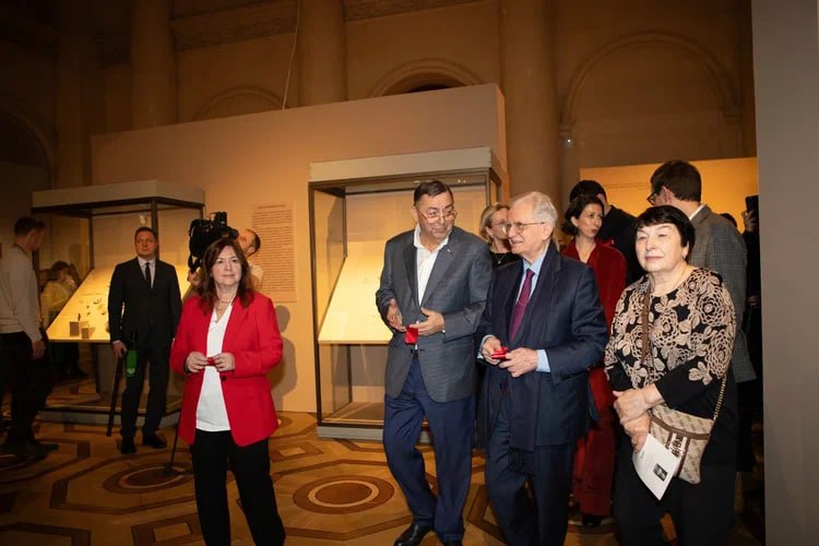 В Эрмитаже при поддержке ВТБ открылась выставка «Искусство портрета. Личность и эпоха» В Эрмитаже при поддержке ВТБ открылась выставка «Искусство портрета. Личность и эпоха»