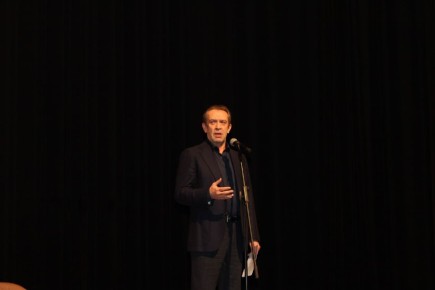 Первый день форума ветеранов СВО «Вместе победим» завершился встречей с актером Владимиром Машковым