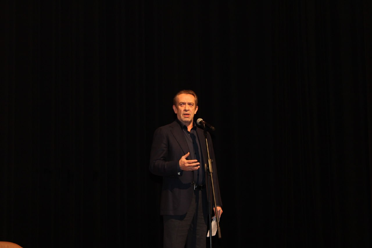 Первый день форума ветеранов СВО «Вместе победим» завершился встречей с актером Владимиром Машковым