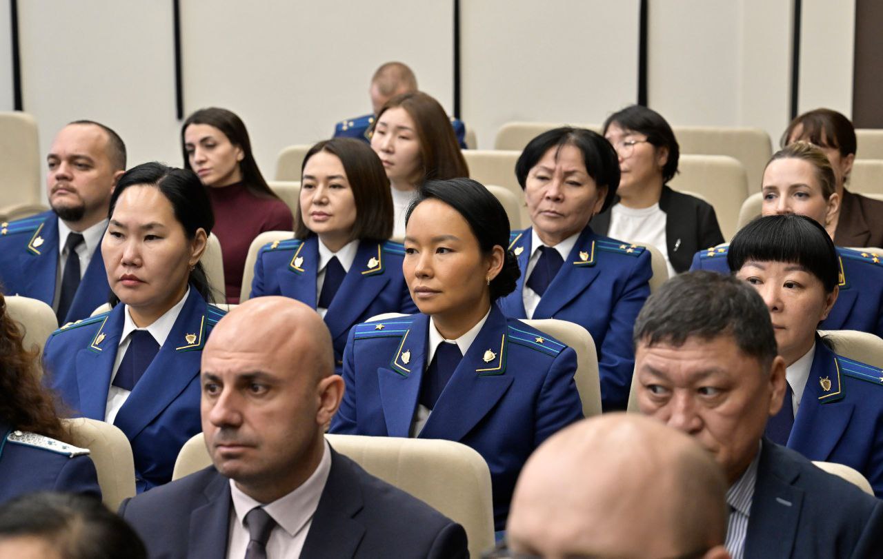 Прокуратуру Республики Тыва возглавил государственный советник юстиции 3 класса Евгений Борисович Ботвинкин Прокуратуру Республики Тыва возглавил государственный советник юстиции 3 класса Евгений Борисович Ботвинкин