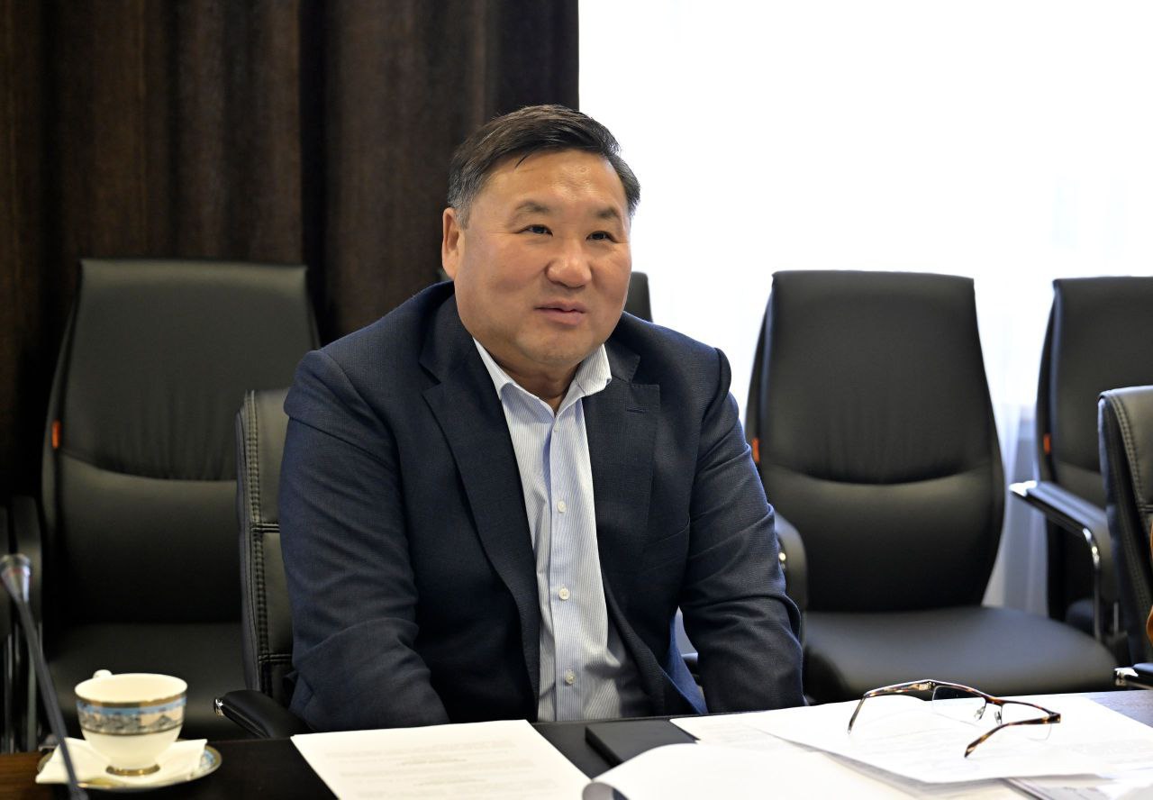 Глава Тувы обсудил с учёными, представителями духовенства и органов власти программу IV Международного буддийского форума Глава Тувы обсудил с учёными, представителями духовенства и органов власти программу IV Международного буддийского форума