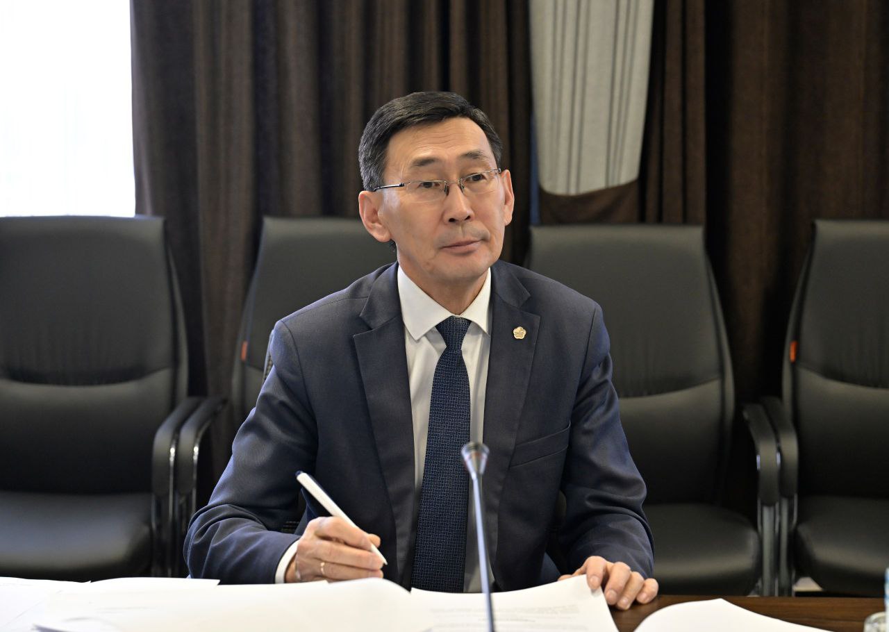 Глава Тувы обсудил с учёными, представителями духовенства и органов власти программу IV Международного буддийского форума Глава Тувы обсудил с учёными, представителями духовенства и органов власти программу IV Международного буддийского форума