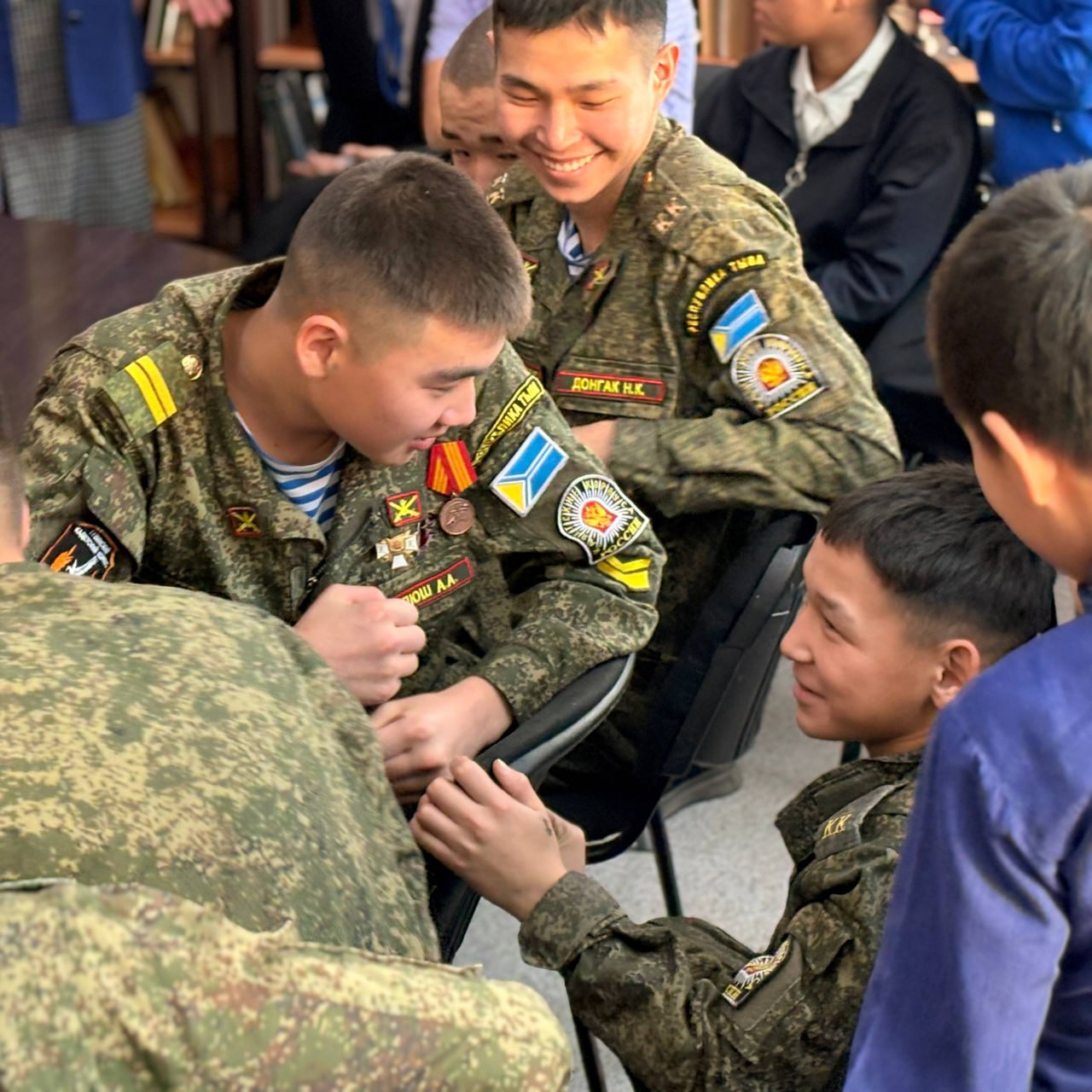 Ко Дню Конституции Молодежный Совет провел встречу в Тувинском кадетском корпусе Ко Дню Конституции Молодежный Совет провел встречу в Тувинском кадетском корпусе