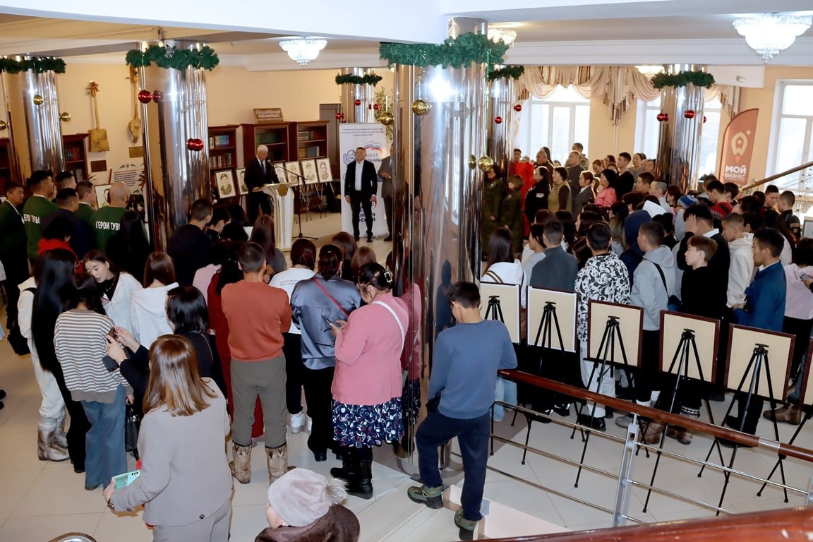 В Кызыле идет ярмарка продукции участников СВО и их семей «Выбирай СВОе» В Кызыле идет ярмарка продукции участников СВО и их семей «Выбирай СВОе»