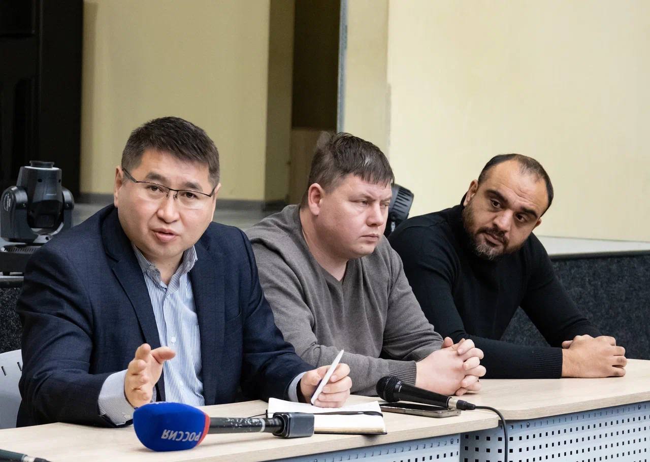 Жители Вавилинского затона обсудили актуальные проблемы Жители Вавилинского затона обсудили актуальные проблемы