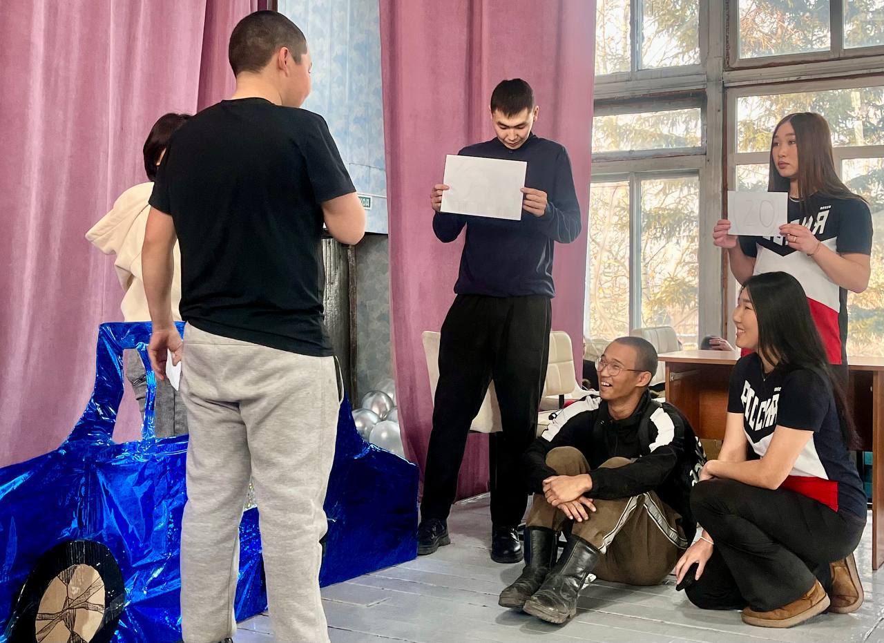 В Дзун-Хемчикском районе сотрудники полиции провели конкурс «Знатоки права» в Тувинском технологическом техникуме города Чадан В Дзун-Хемчикском районе сотрудники полиции провели конкурс «Знатоки права» в Тувинском технологическом техникуме города Чадан