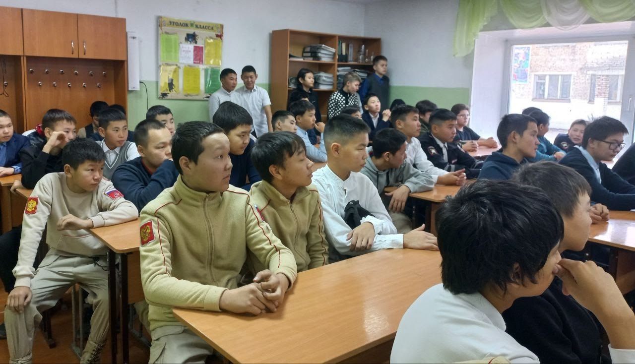 Шагонарские ветераны СВО проводят встречи с учащимися Шагонарские ветераны СВО проводят встречи с учащимися