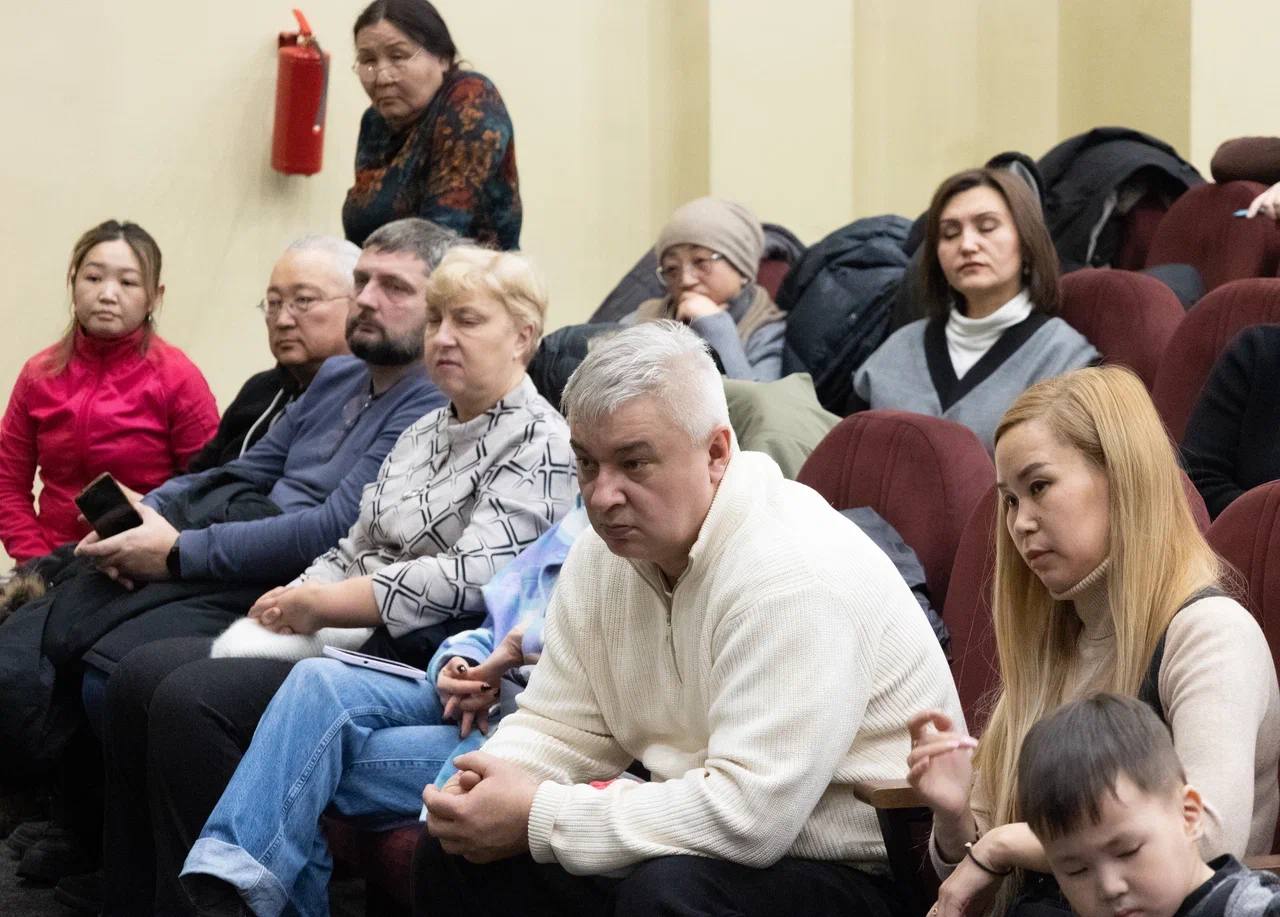 Жители Вавилинского затона обсудили актуальные проблемы Жители Вавилинского затона обсудили актуальные проблемы