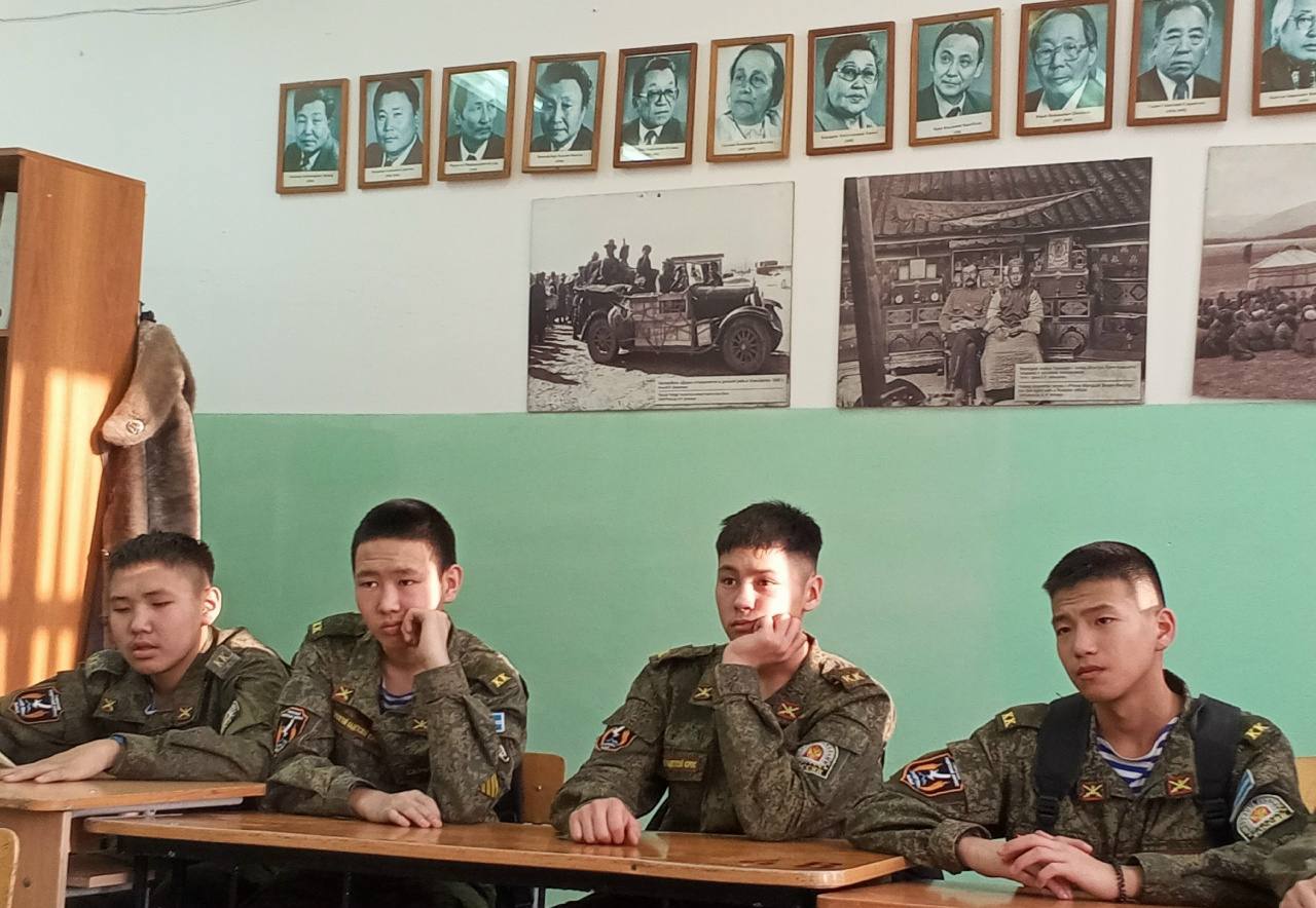 Езулуг эр кижи – кымыл ол? Езулуг эр кижи – кымыл ол?