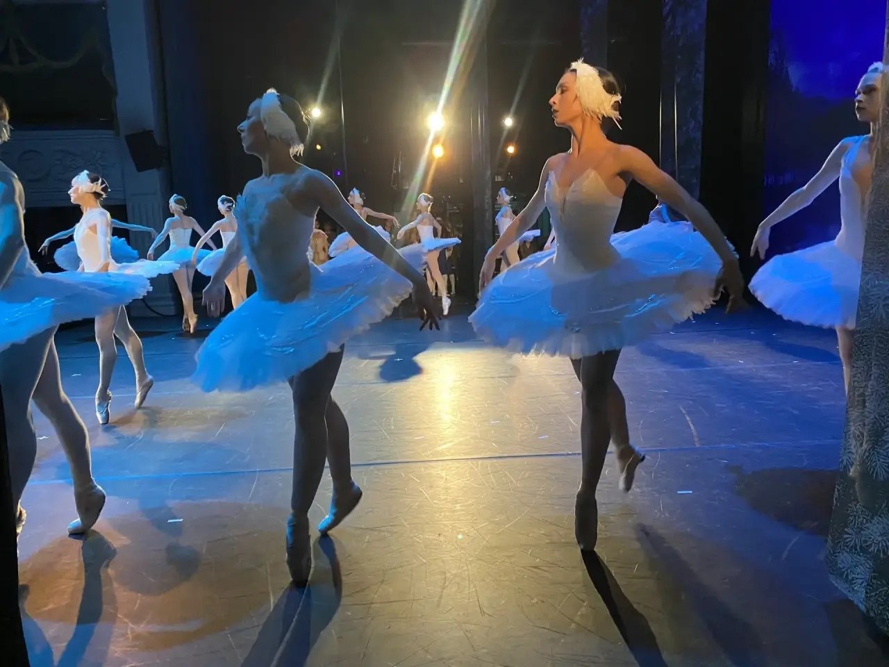 Сотрудники Центра тувинской культуры приняли участие в балетном спектакле «Бал сказок» в Санкт-Петербурге Сотрудники Центра тувинской культуры приняли участие в балетном спектакле «Бал сказок» в Санкт-Петербурге