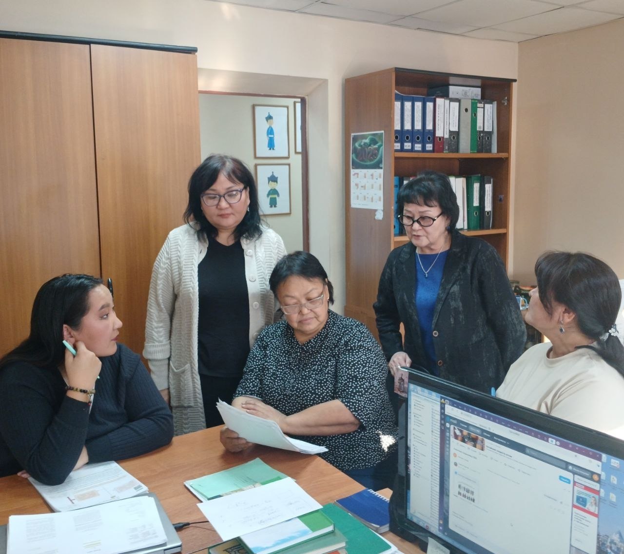 Национал школа хгждер институдуну тыва филология лабораториязыны ажылдакчылары Лариса Ооржакты удуртулгазы-биле кадыкшылыны байдалы-биле харык-шинээ кызыгаарлыг уругларга (5-7 класстар) тыва дыл кичээлдеринге ажыглаар... Национал школа хгждер институдуну тыва филология лабораториязыны ажылдакчылары Лариса Ооржакты удуртулгазы-биле кадыкшылыны байдалы-биле харык-шинээ кызыгаарлыг уругларга (5-7 класстар) тыва дыл кичээлдеринге ажыглаар...