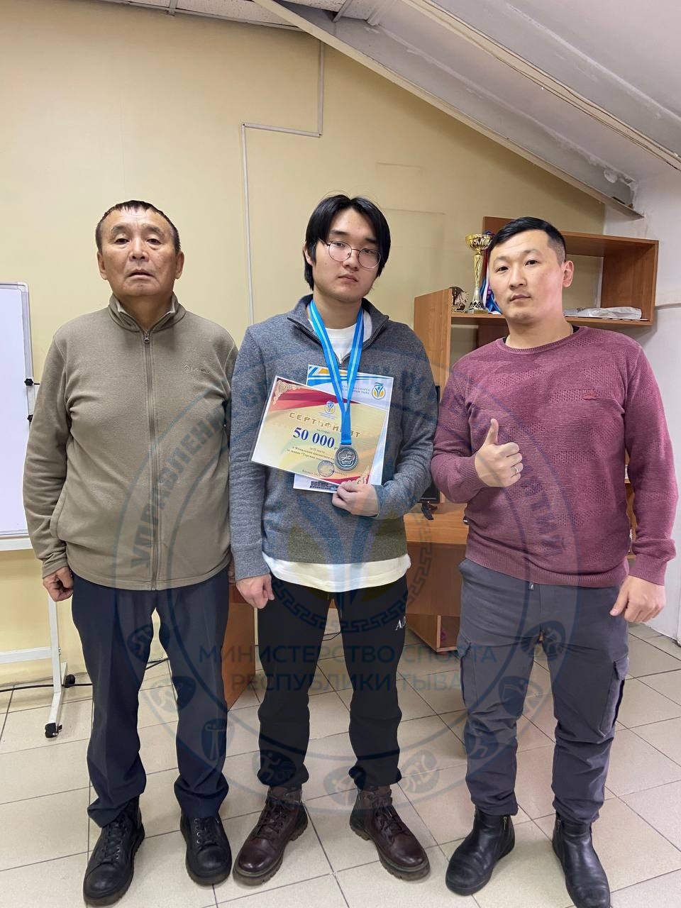Долаан Салчак стал обладателем титула «Тергиин шыдыраачы-2025» Долаан Салчак стал обладателем титула «Тергиин шыдыраачы-2025»
