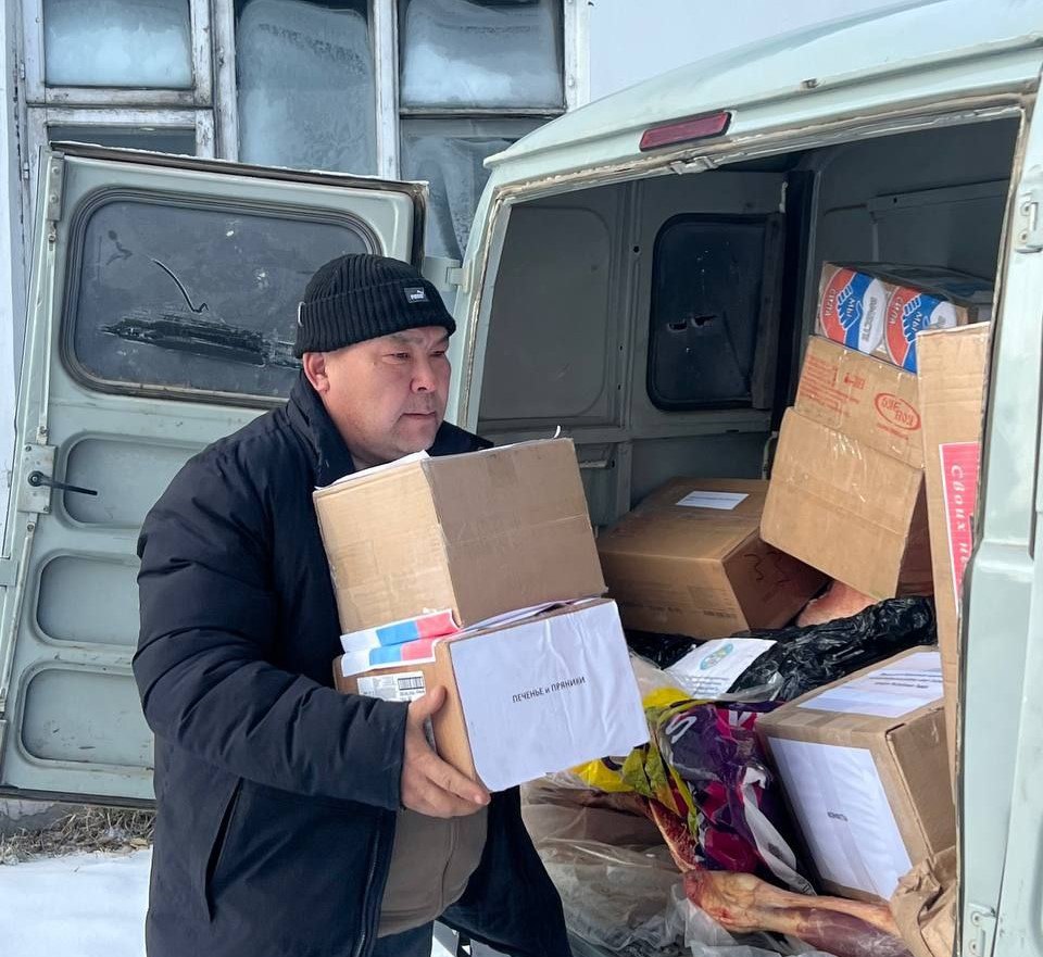 В Туве подходит к завершению последний в этом году, зимний, сбор гуманитарной помощи для военнослужащих, осуществляемый в рамках федеральной акции «Всё для Победы!» региональным отделением Народного фронта совместно с... В Туве подходит к завершению последний в этом году, зимний, сбор гуманитарной помощи для военнослужащих, осуществляемый в рамках федеральной акции «Всё для Победы!» региональным отделением Народного фронта совместно с...