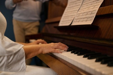 Суд восстановил преподавателя музыкальной школы: как необоснованное увольнение обернулось крупной компенсацией