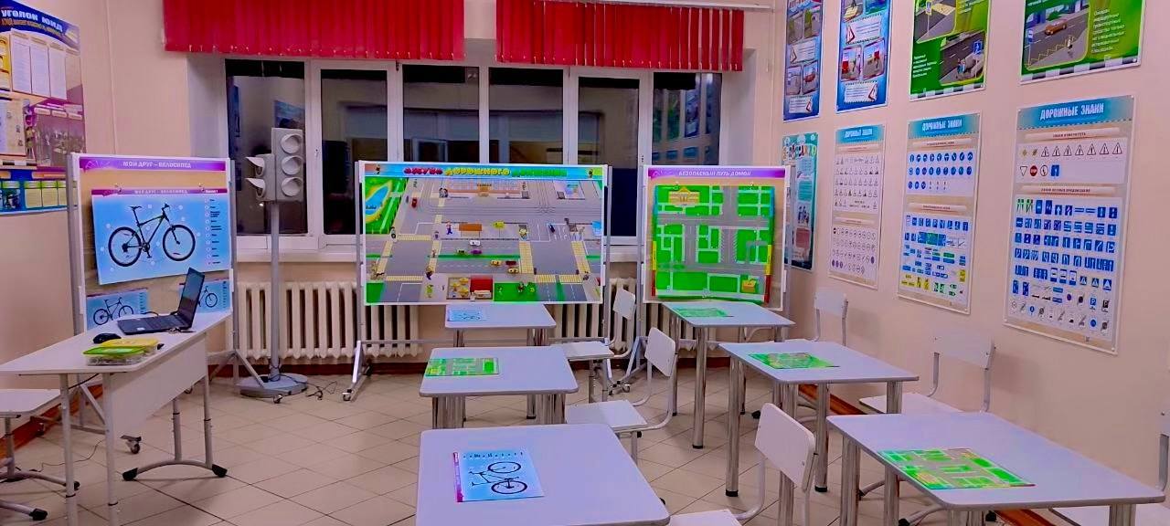 Сотрудники Госавтоинспекции приняли участие в торжественном открытии класса по изучению Правил дорожного движения Сотрудники Госавтоинспекции приняли участие в торжественном открытии класса по изучению Правил дорожного движения