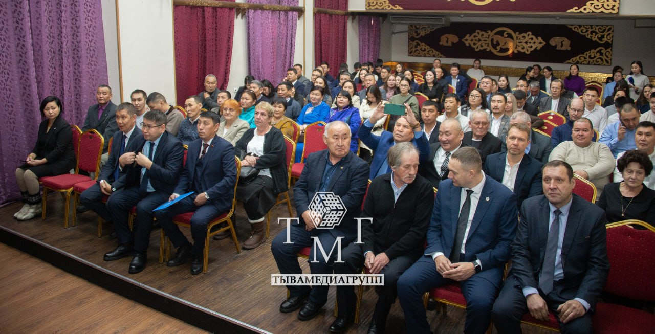 В Туве торжественно отметили 100-летие энергетики Тувы В Туве торжественно отметили 100-летие энергетики Тувы