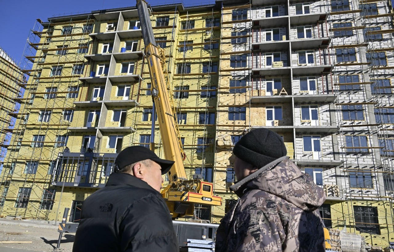 Объем ввода нового жилья в России по итогам 2025 года немного снизится к показателям 2024 года и составит около 103-105 млн кв. метров. Об этом заявил президент России Владимир Владимирович Путин на «Итогах года» во время... Объем ввода нового жилья в России по итогам 2025 года немного снизится к показателям 2024 года и составит около 103-105 млн кв. метров. Об этом заявил президент России Владимир Владимирович Путин на «Итогах года» во время...