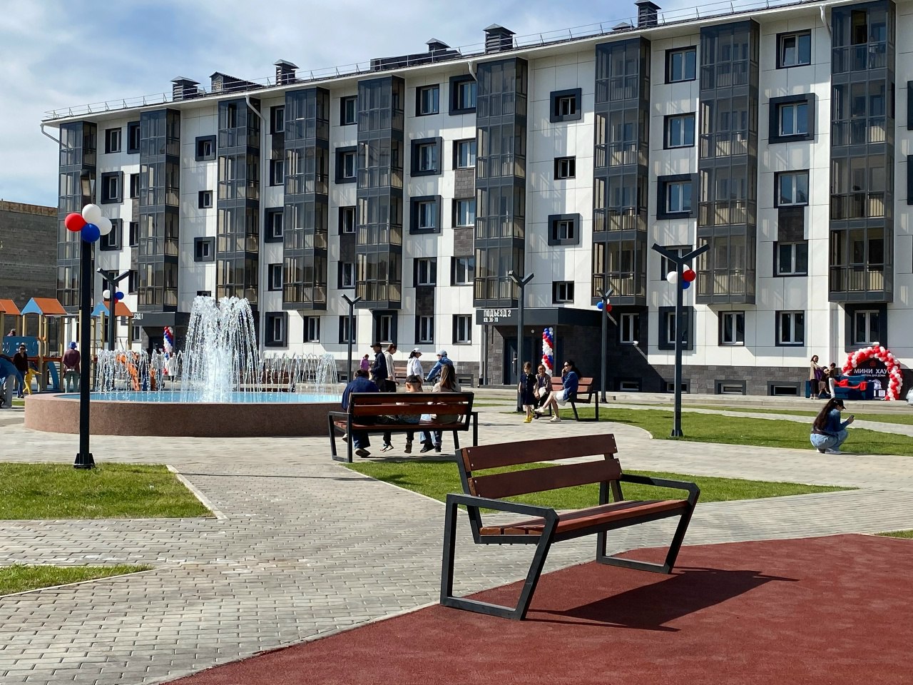 Объем ввода нового жилья в России по итогам 2025 года немного снизится к показателям 2024 года и составит около 103-105 млн кв. метров. Об этом заявил президент России Владимир Владимирович Путин на «Итогах года» во время... Объем ввода нового жилья в России по итогам 2025 года немного снизится к показателям 2024 года и составит около 103-105 млн кв. метров. Об этом заявил президент России Владимир Владимирович Путин на «Итогах года» во время...