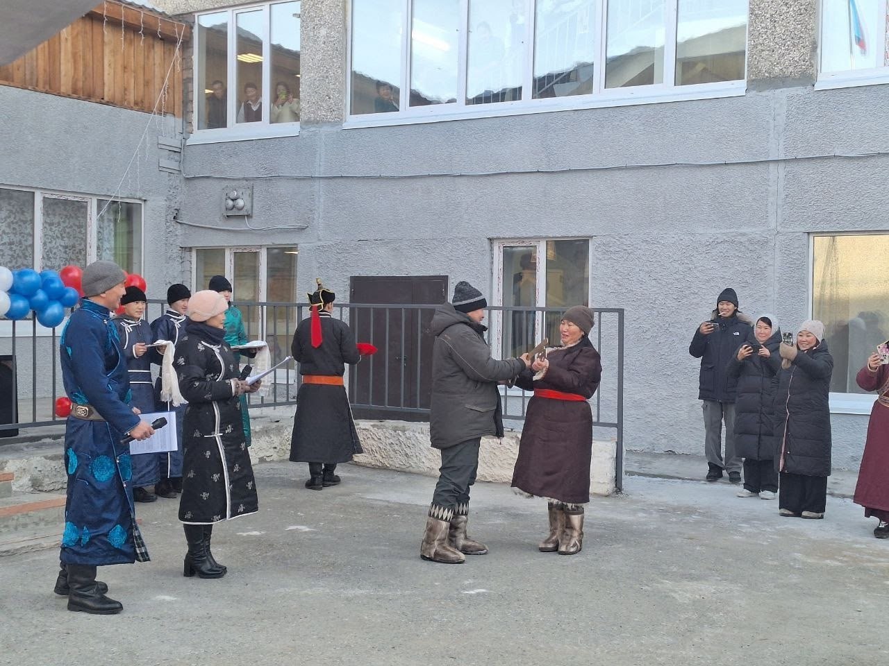 В селе Хову-Аксы после капитального ремонта открылась школа В селе Хову-Аксы после капитального ремонта открылась школа