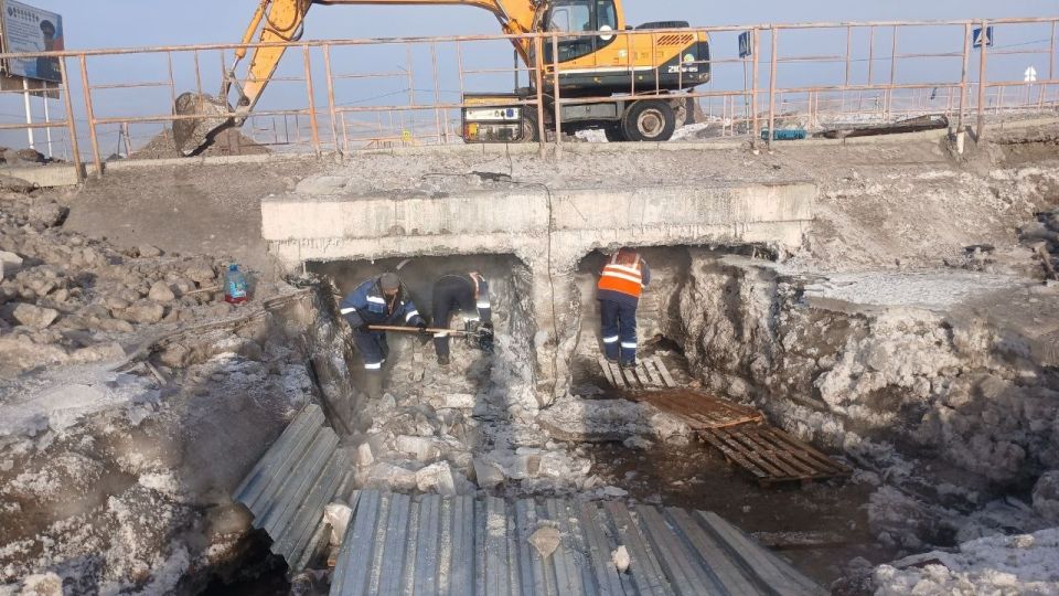 В Чадане продолжается борьба с ледовыми заторами