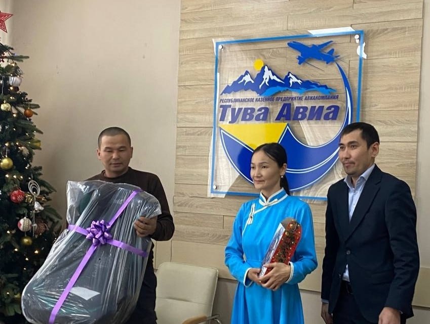 19 многодетных семей Тувы получили в подарок детские автокресла в рамках акции Миндортранса 19 многодетных семей Тувы получили в подарок детские автокресла в рамках акции Миндортранса