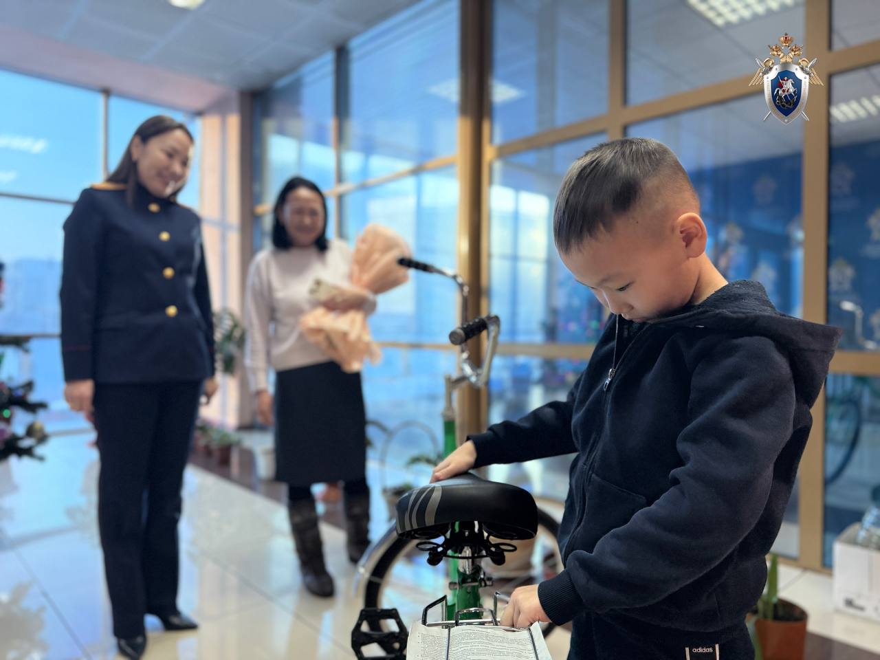 Сотрудник следственного управления приняла участие акции «Елка желаний» Сотрудник следственного управления приняла участие акции «Елка желаний»