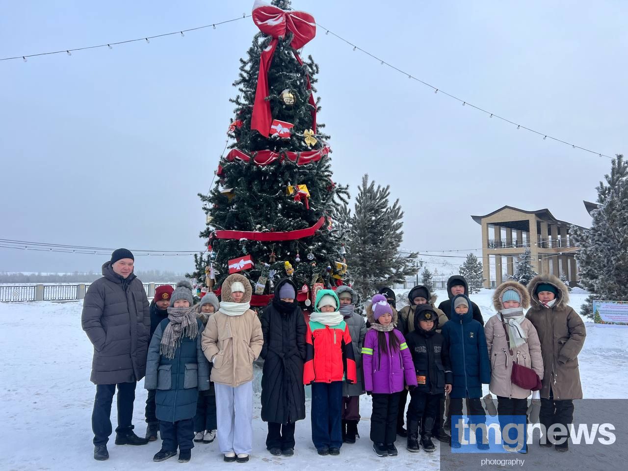 В Туве подвели итоги экологического конкурса «Ёлочная игрушка из вторсырья» В Туве подвели итоги экологического конкурса «Ёлочная игрушка из вторсырья»