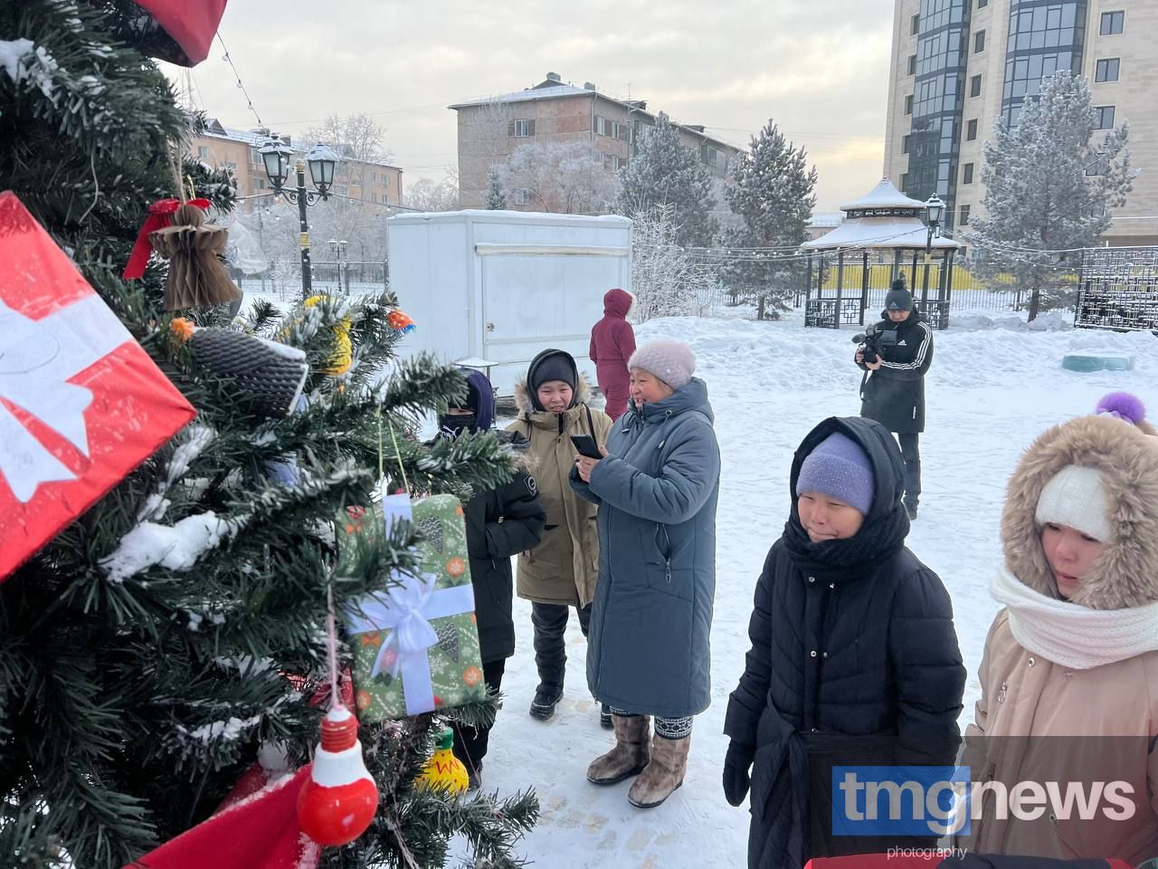 В Туве подвели итоги экологического конкурса «Ёлочная игрушка из вторсырья» В Туве подвели итоги экологического конкурса «Ёлочная игрушка из вторсырья»