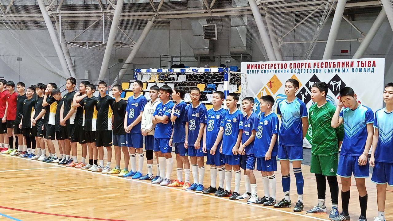 В Туве стартовал региональный этап всероссийского проекта «Футбол в школе» В Туве стартовал региональный этап всероссийского проекта «Футбол в школе»