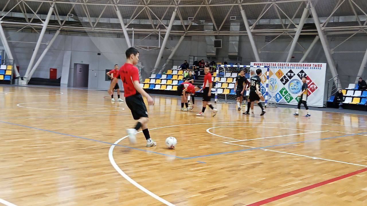 В Туве стартовал региональный этап всероссийского проекта «Футбол в школе» В Туве стартовал региональный этап всероссийского проекта «Футбол в школе»